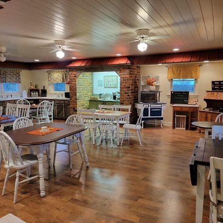 Moonlight Manor Bed & Breakfast Floyd 외부 사진