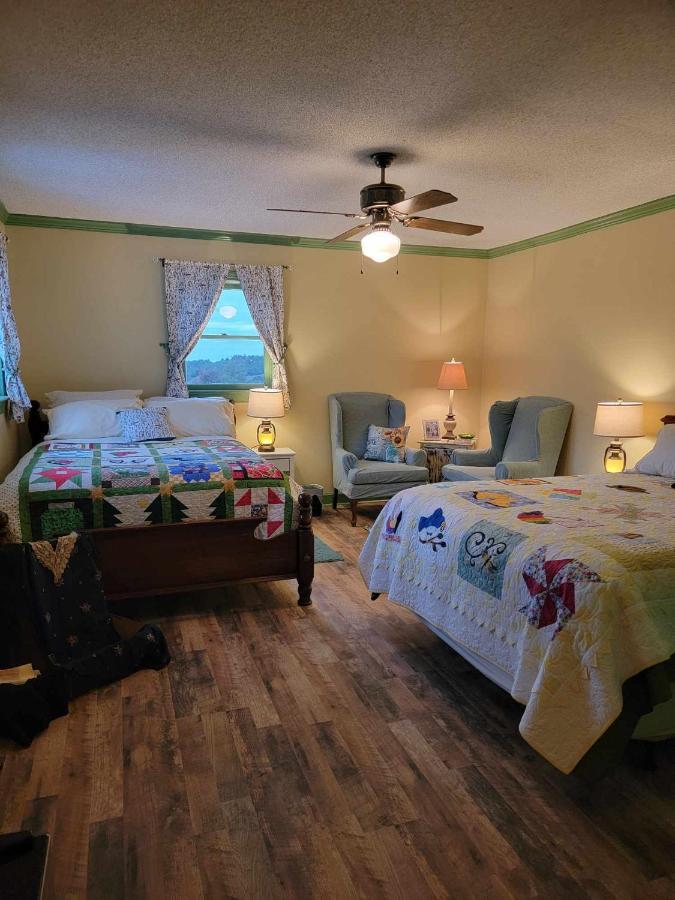 Moonlight Manor Bed & Breakfast Floyd 외부 사진