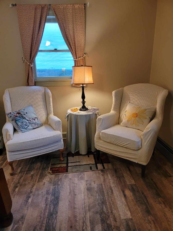 Moonlight Manor Bed & Breakfast Floyd 외부 사진