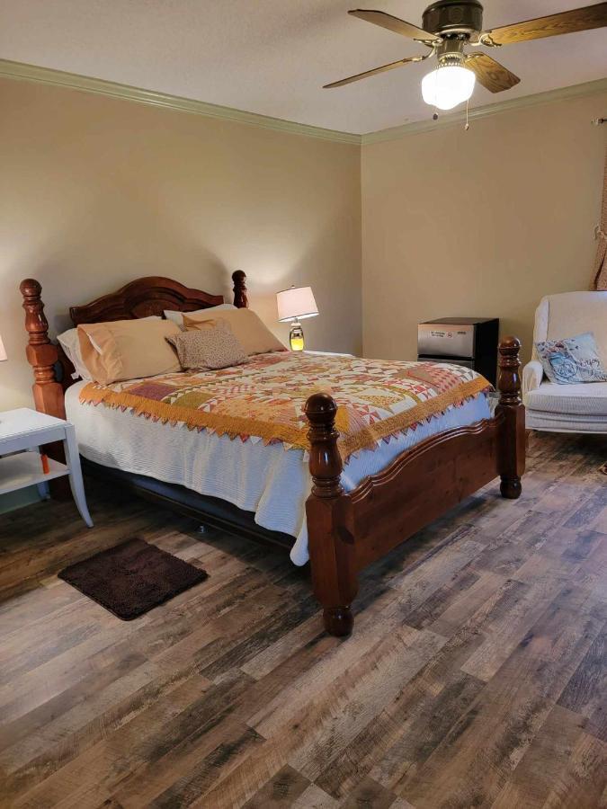 Moonlight Manor Bed & Breakfast Floyd 외부 사진