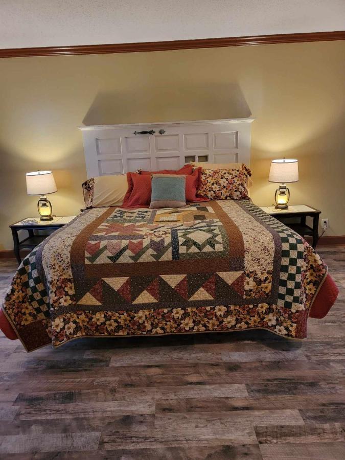 Moonlight Manor Bed & Breakfast Floyd 외부 사진