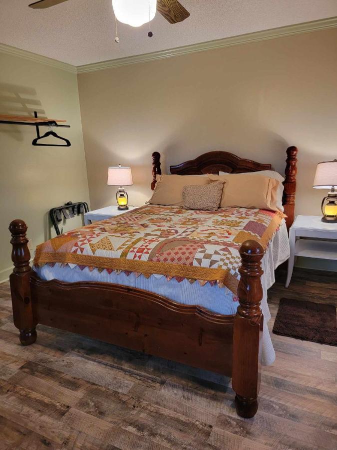 Moonlight Manor Bed & Breakfast Floyd 외부 사진