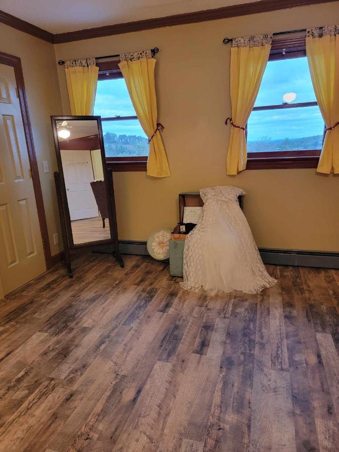 Moonlight Manor Bed & Breakfast Floyd 외부 사진