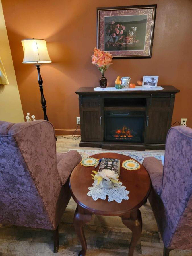 Moonlight Manor Bed & Breakfast Floyd 외부 사진